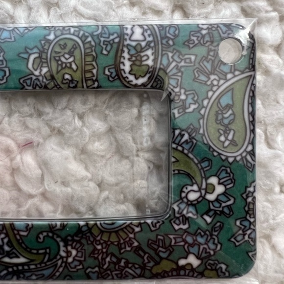 Kikkerland Pocket Magnifier Asst. Set of 4 - Picture 6 of 6